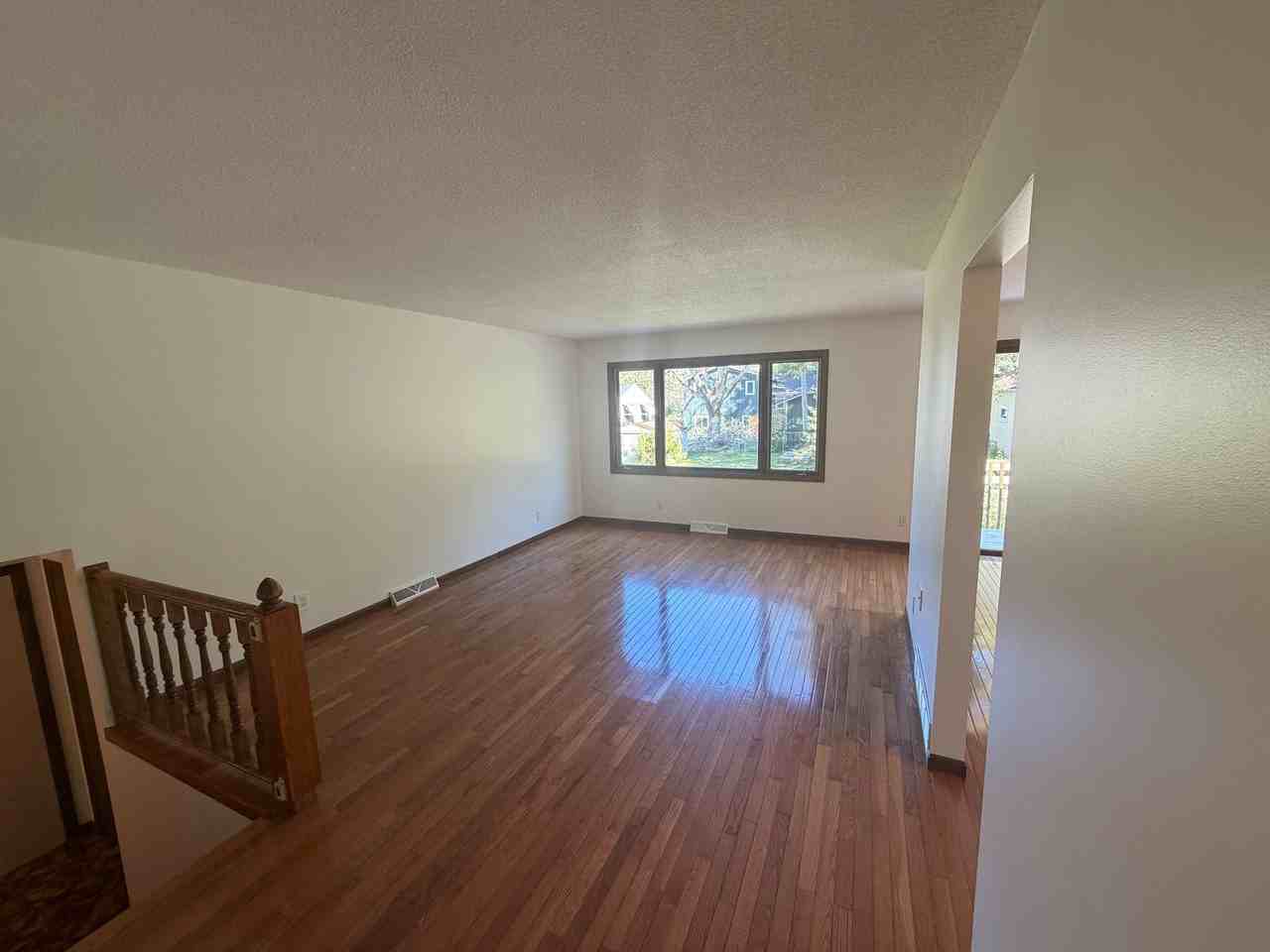 229 21st Ave S - Photo 5 of 28