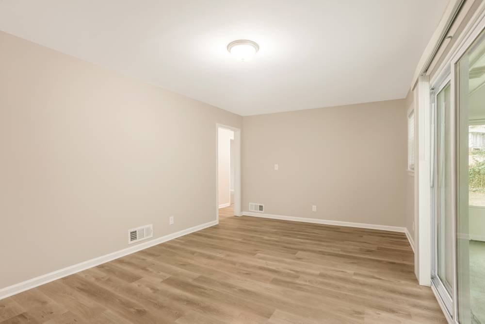 1706 Laurens Dr Sw - Photo 6 of 10