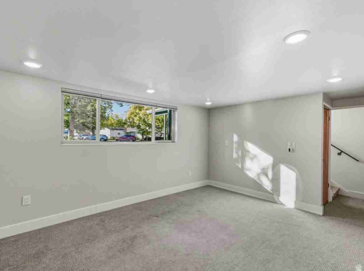 2036 E Highland View Cir - Photo 7 of 19