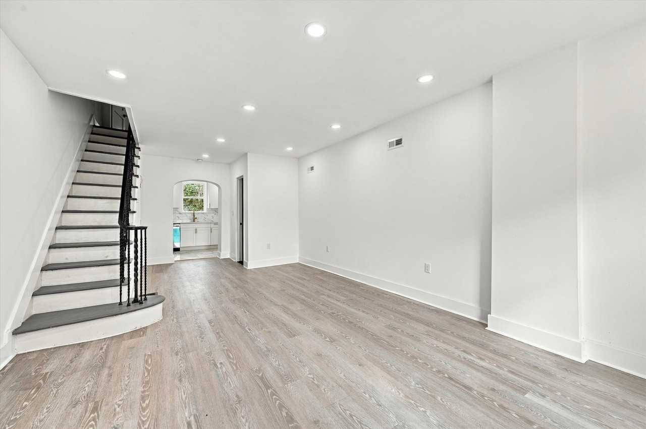 1224 N Saint Bernard St - Photo 3 of 13