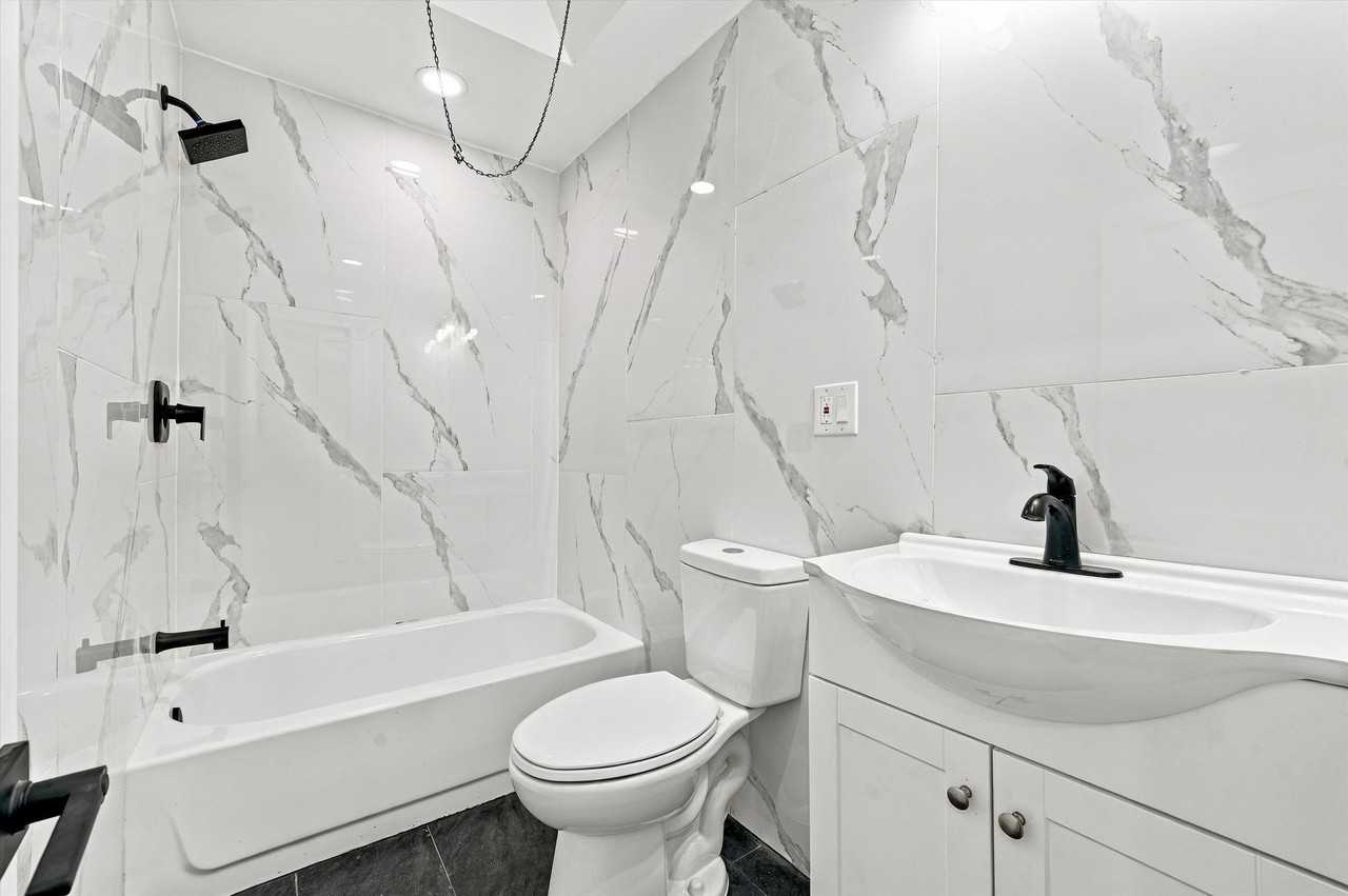 1224 N Saint Bernard St - Photo 5 of 13
