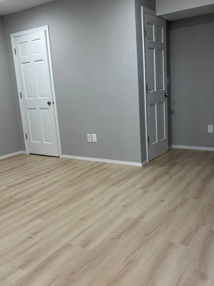 2717 E 32nd St #4 - Photo 7 of 20