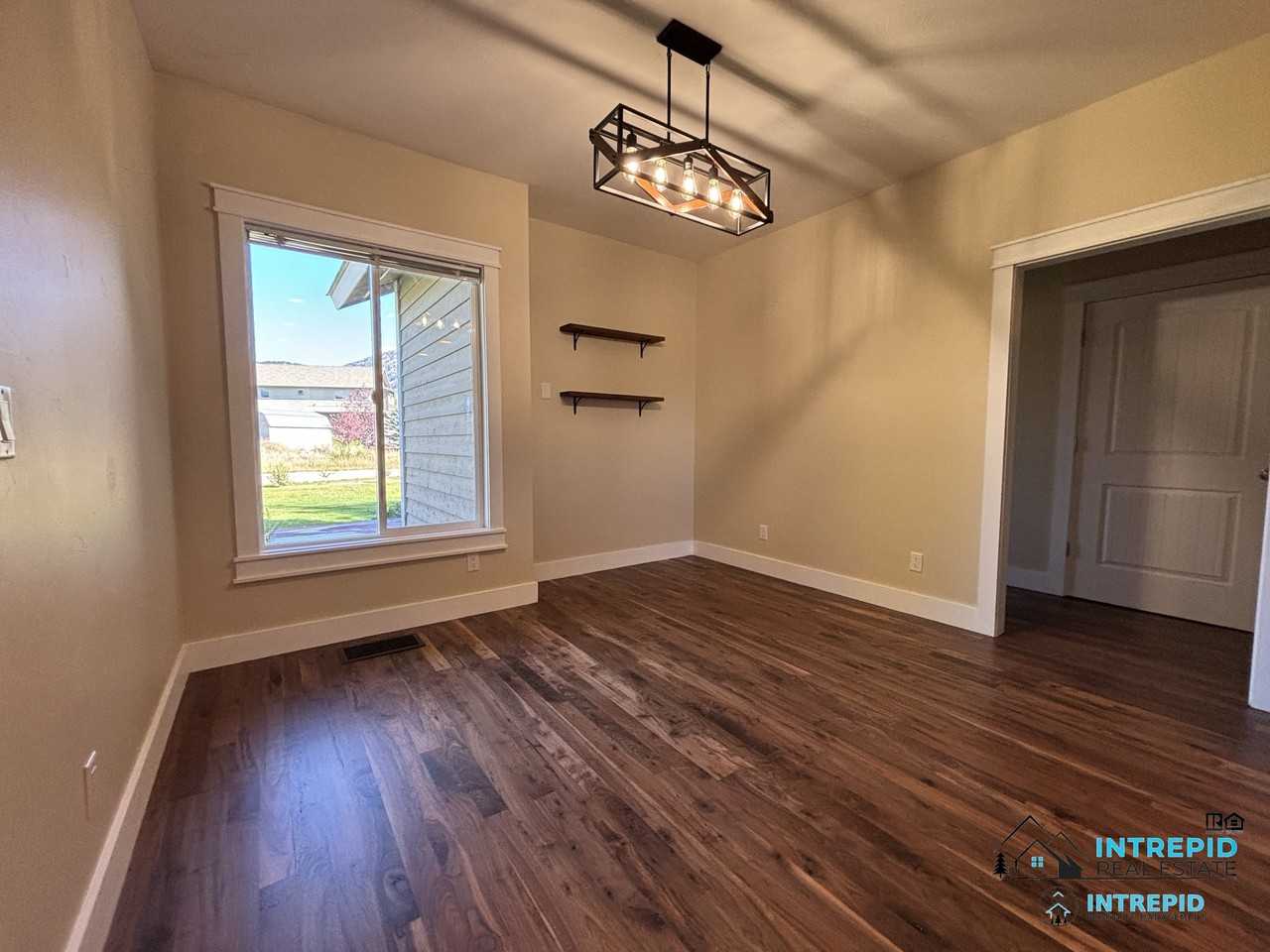 216 Columbine St - Photo 6 of 18