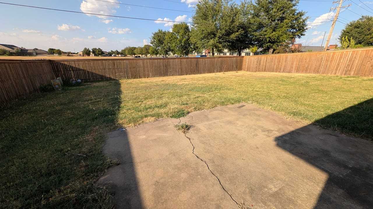 7913 Nw 84th St - Photo 3 of 3
