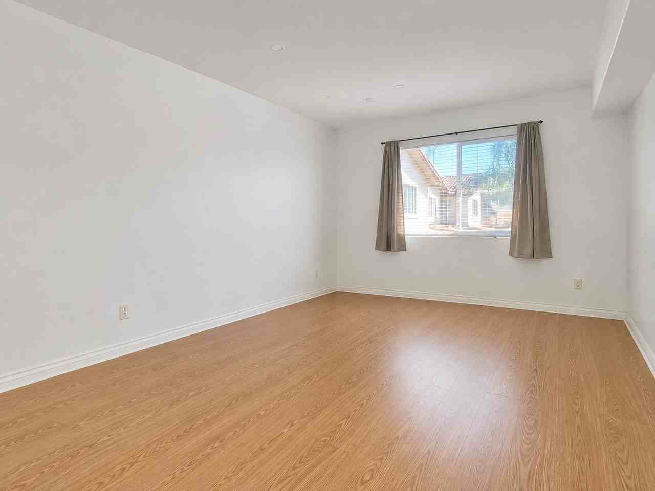 1386 E Madison Ave #12 - Photo 3 of 5