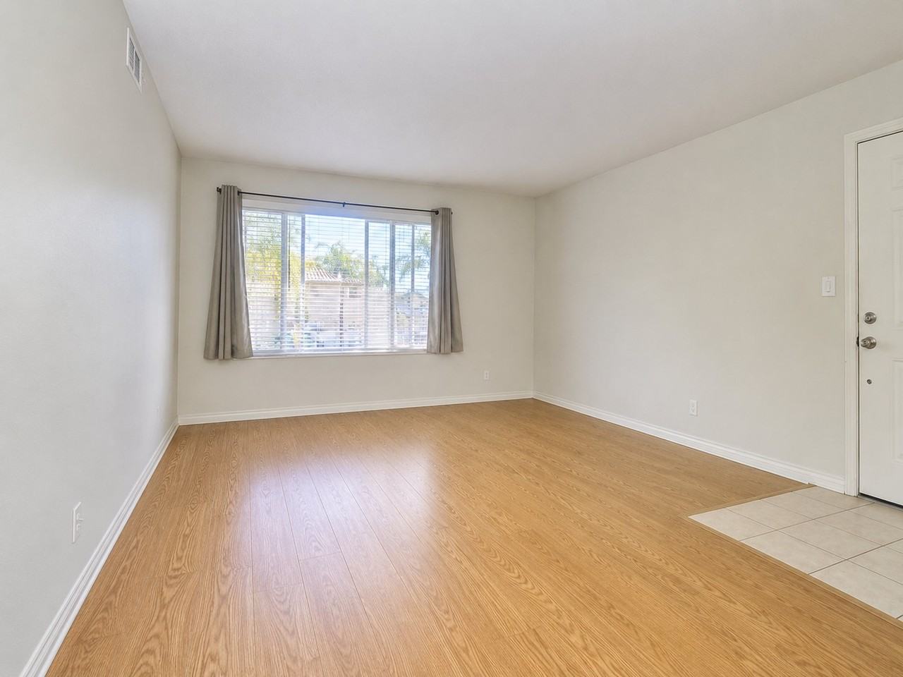 1386 E Madison Ave #12 - Photo 4 of 5