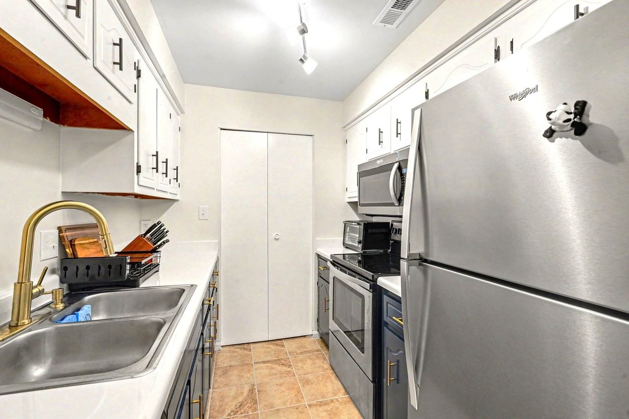 253 White Oak Rd #B - Photo 7 of 24
