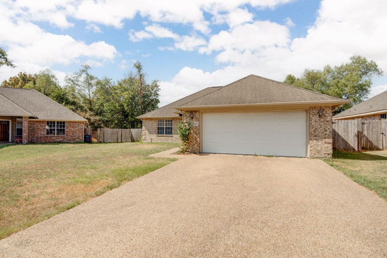 3526 Farah Dr - Photo 4 of 24