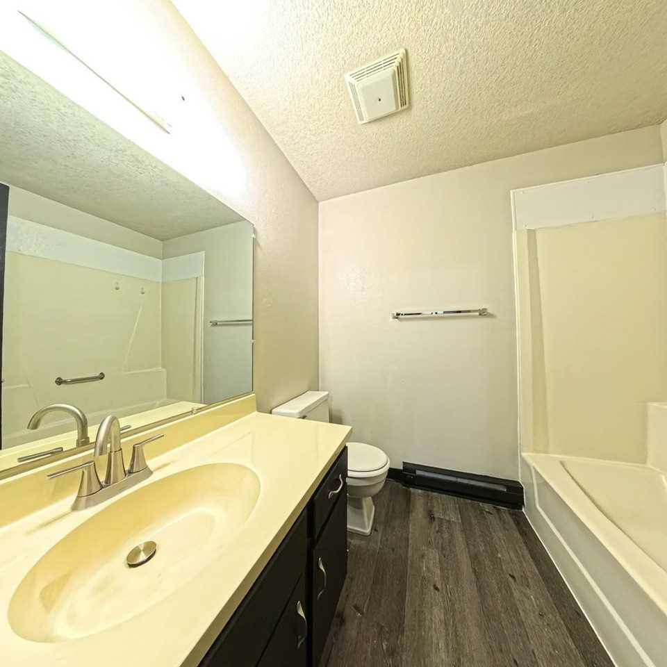 Perry Pointe Place - Photo 4 of 14