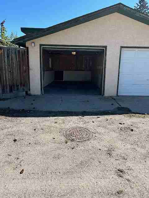 1942 Uxbridge Dr Nw - Photo 2 of 2