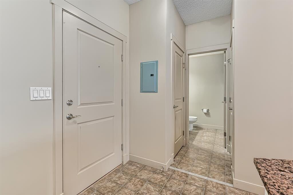 11811 Lake Fraser Dr Se - Photo 5 of 20