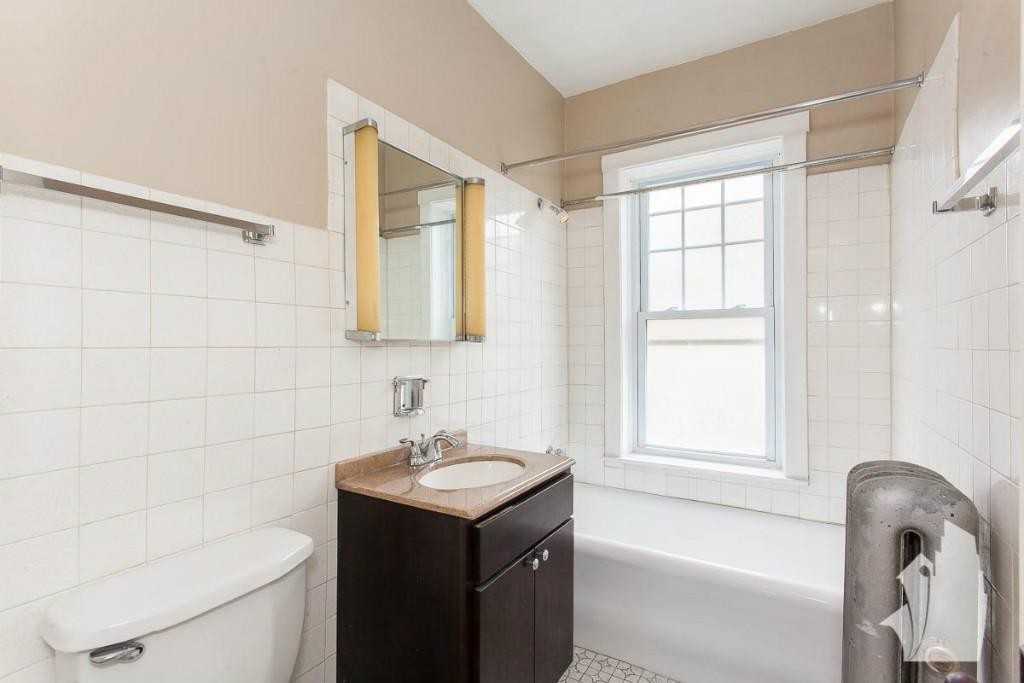 2100 West Ainslie Street #2102-E2 - Photo 6 of 9