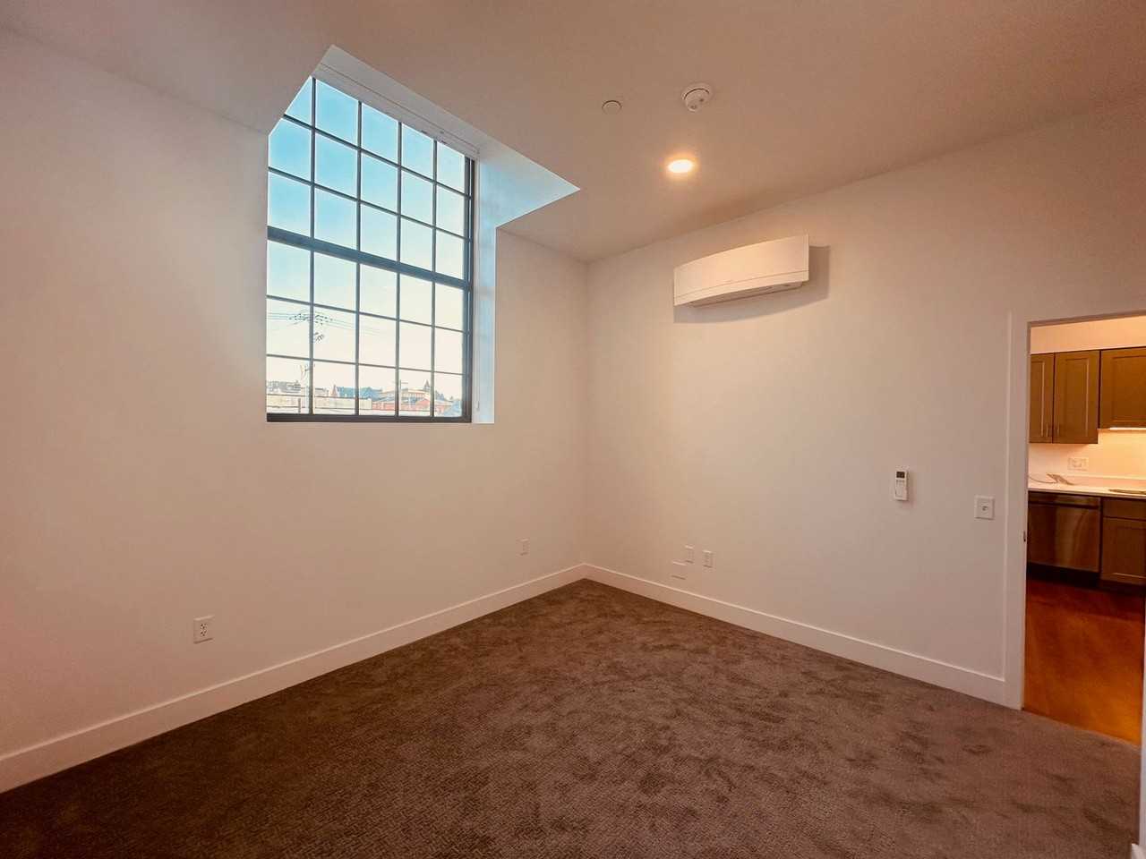 204 N George St #202 - Photo 6 of 8