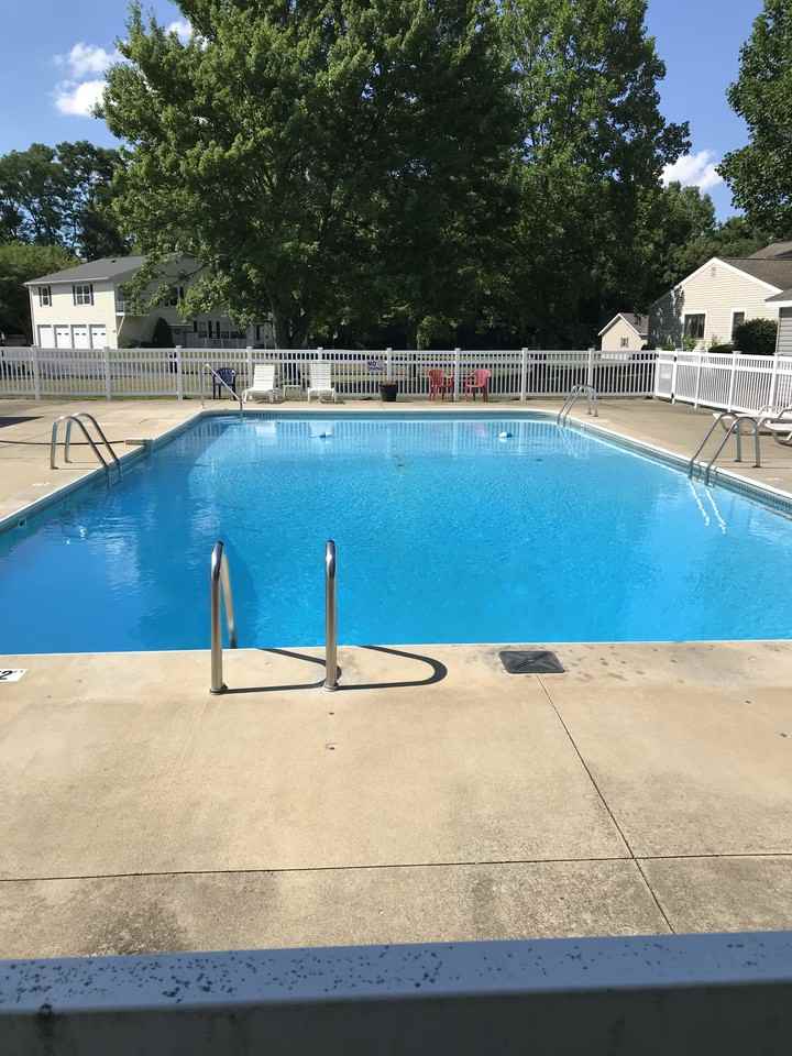 1246 Village Ln #1246