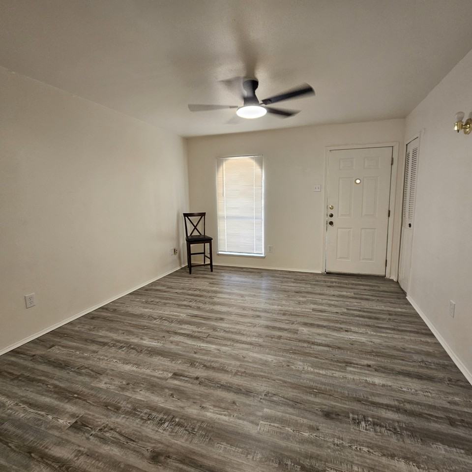114 Cambridge Dr #NA - Photo 2 of 15