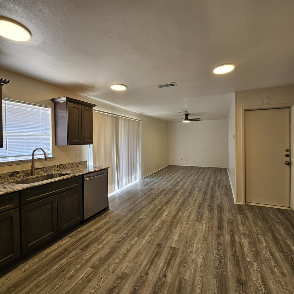 114 Cambridge Dr #NA - Photo 4 of 15