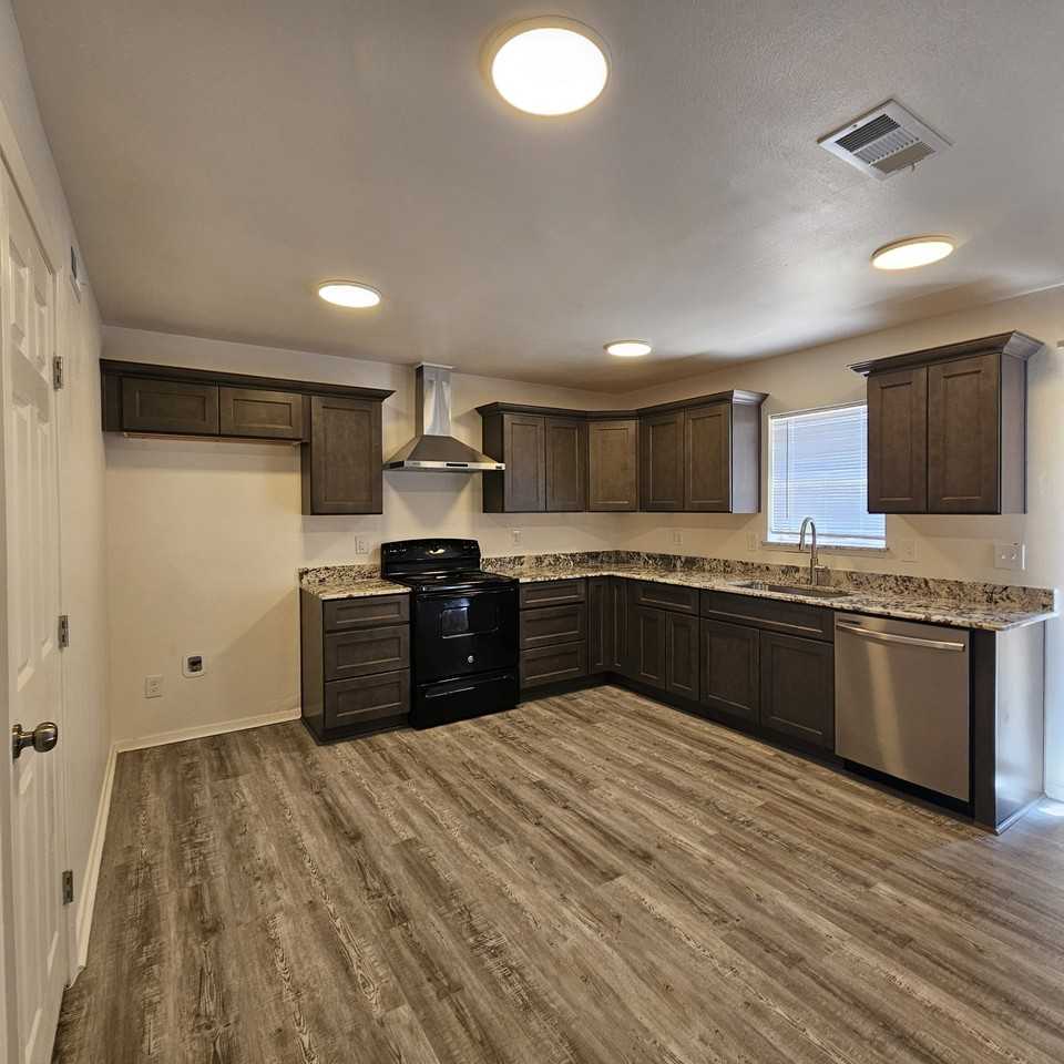 114 Cambridge Dr #NA - Photo 6 of 15