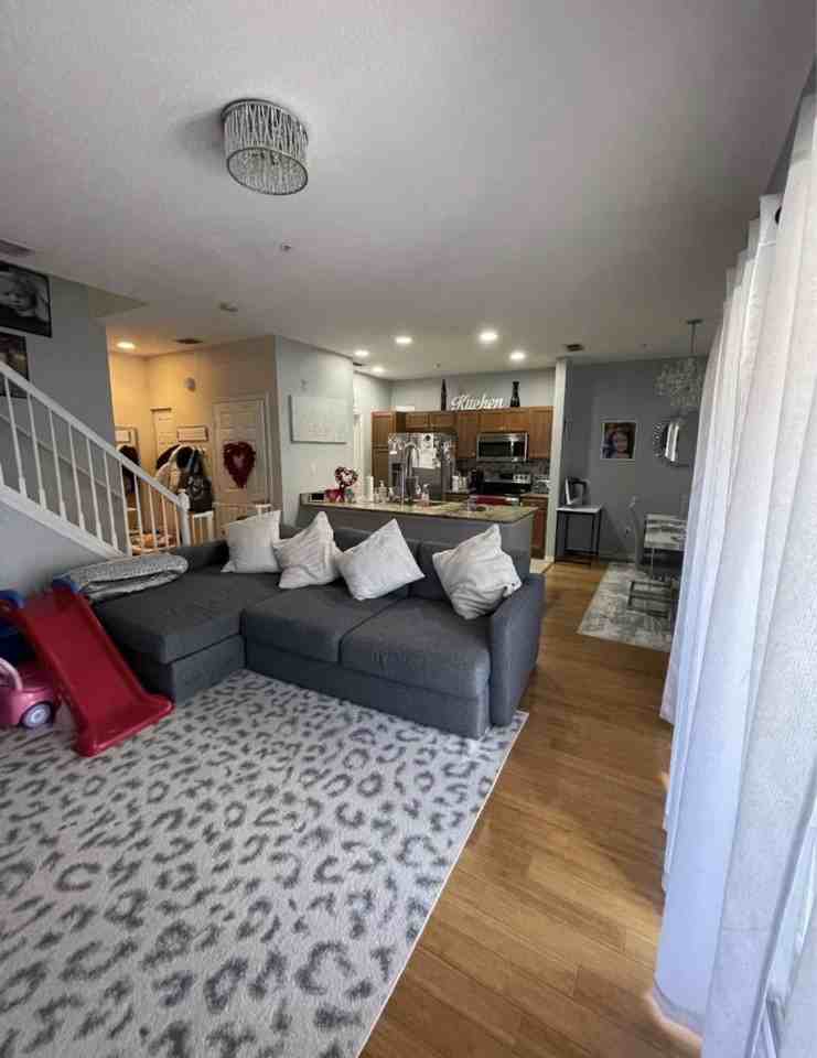 2550 Grand Central Pkwy #12 - Photo 4 of 14