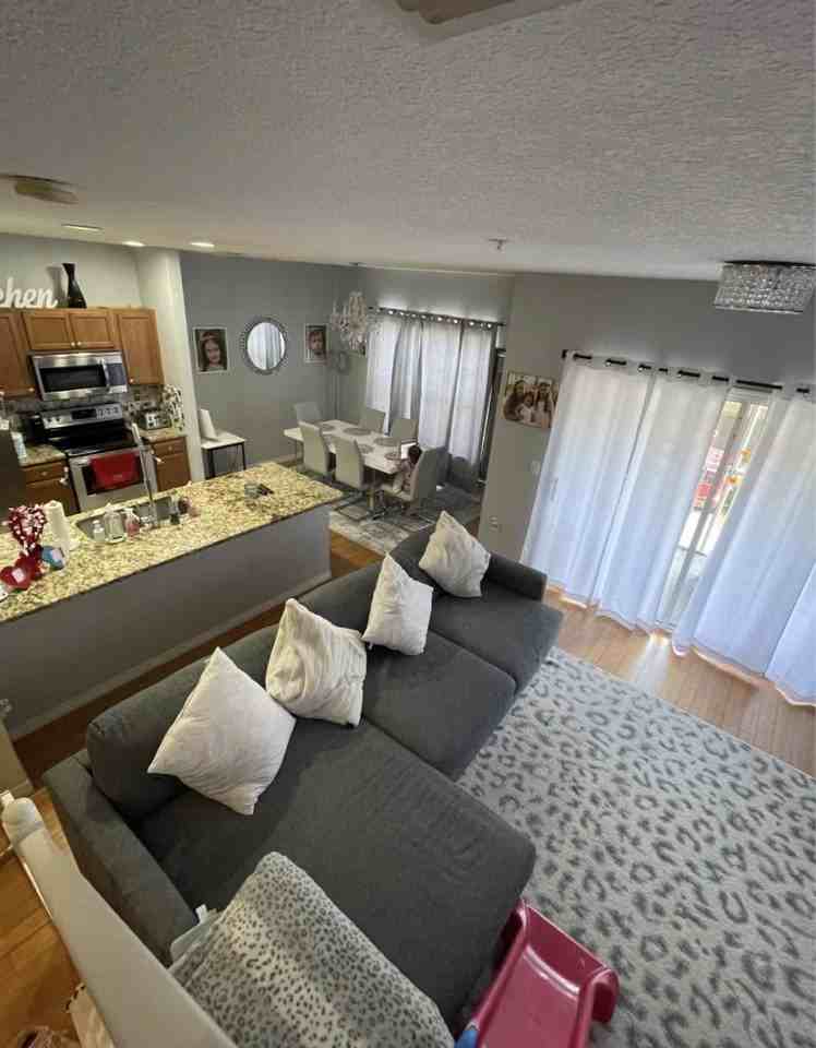 2550 Grand Central Pkwy #12 - Photo 5 of 14