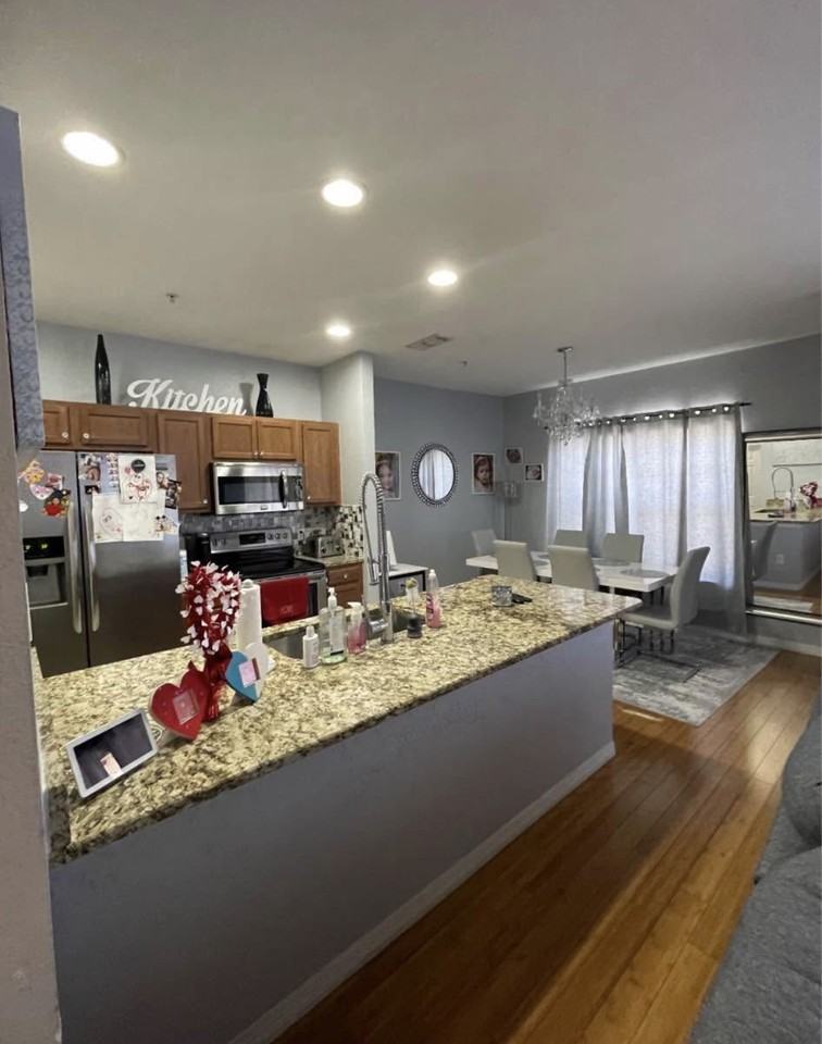2550 Grand Central Pkwy #12 - Photo 7 of 14