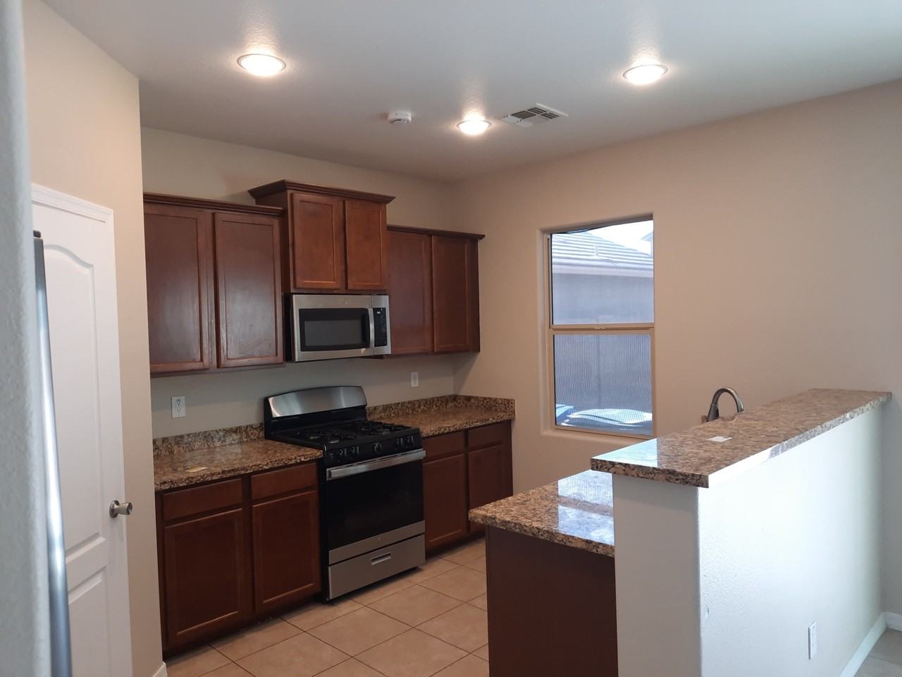 4447 W Crescent Rd #NA - Photo 5 of 27