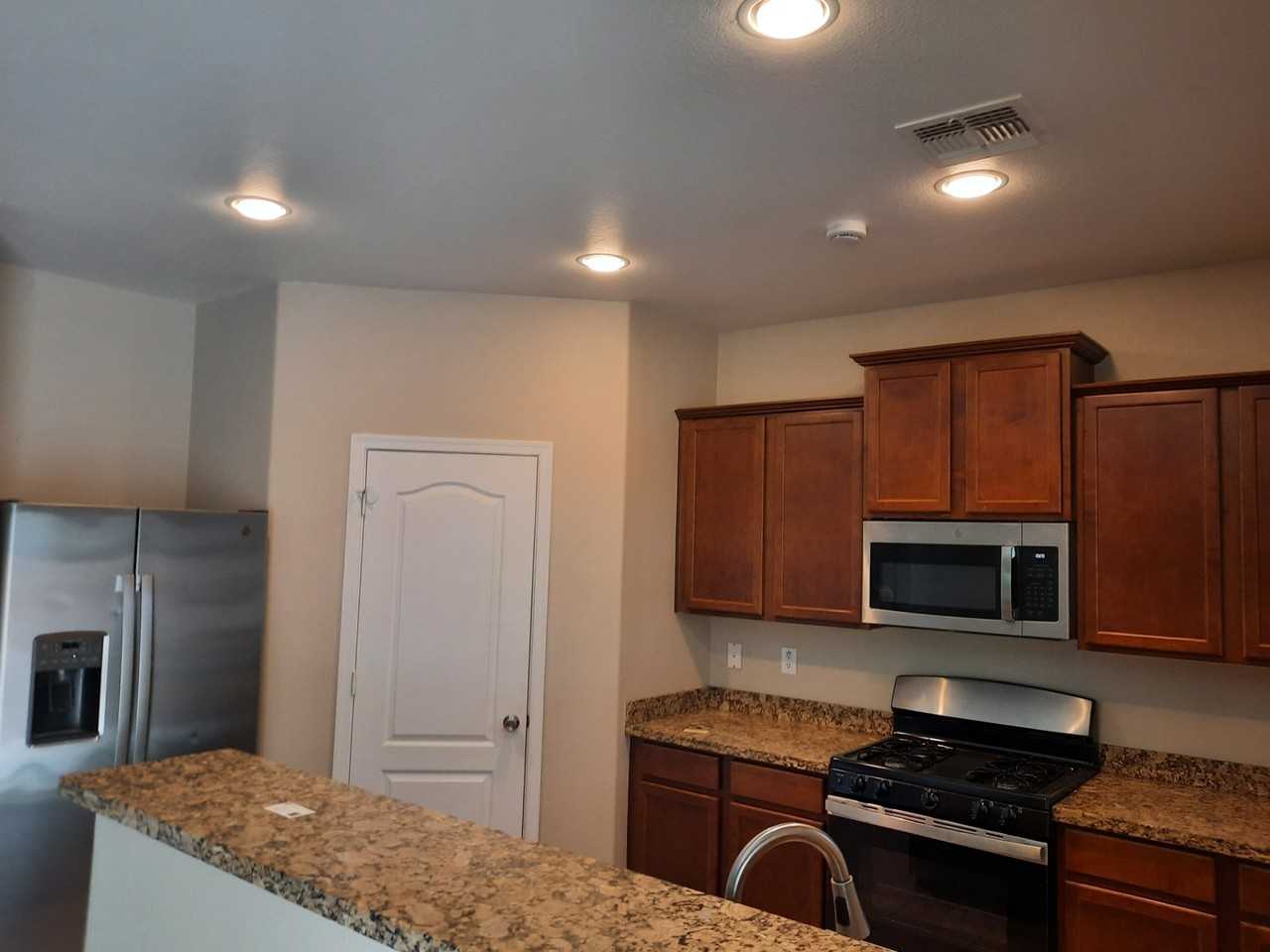 4447 W Crescent Rd #NA - Photo 6 of 27