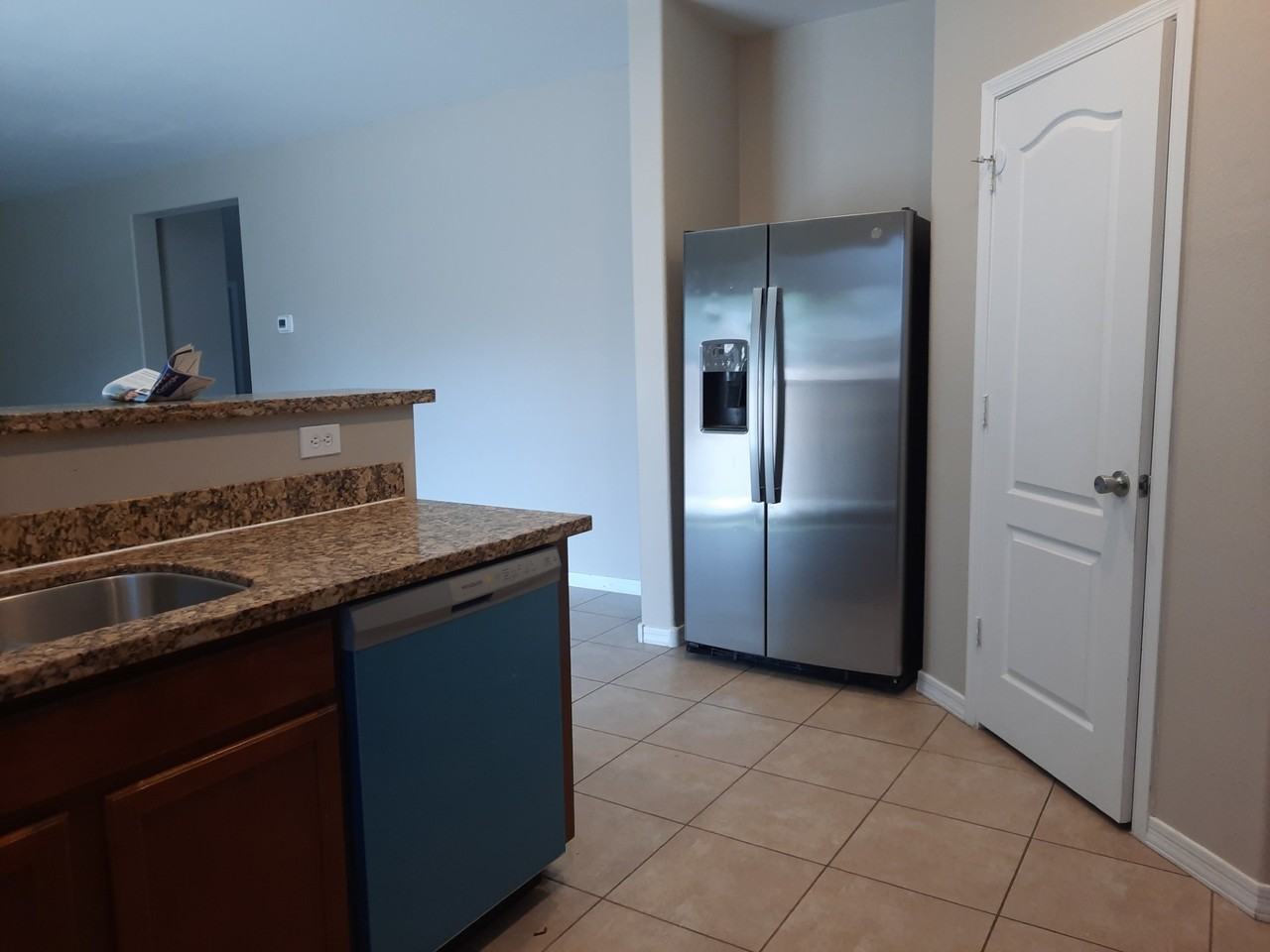 4447 W Crescent Rd #NA - Photo 7 of 27