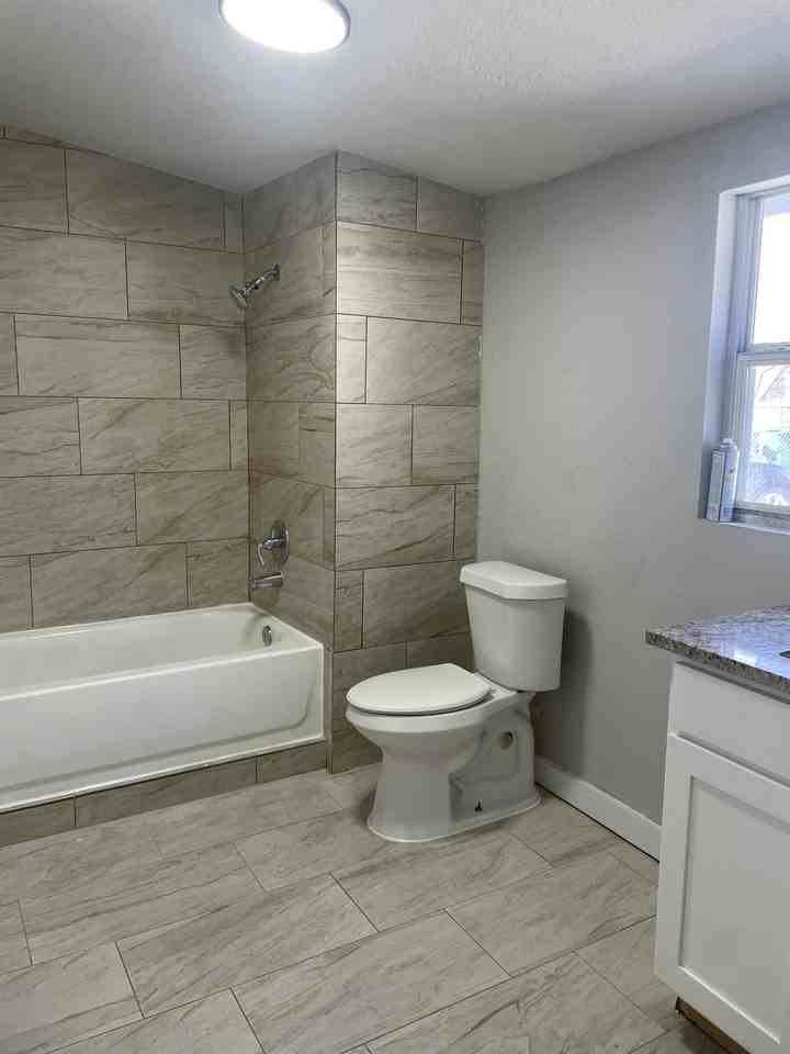 1309 Keats St #2 - Photo 5 of 9