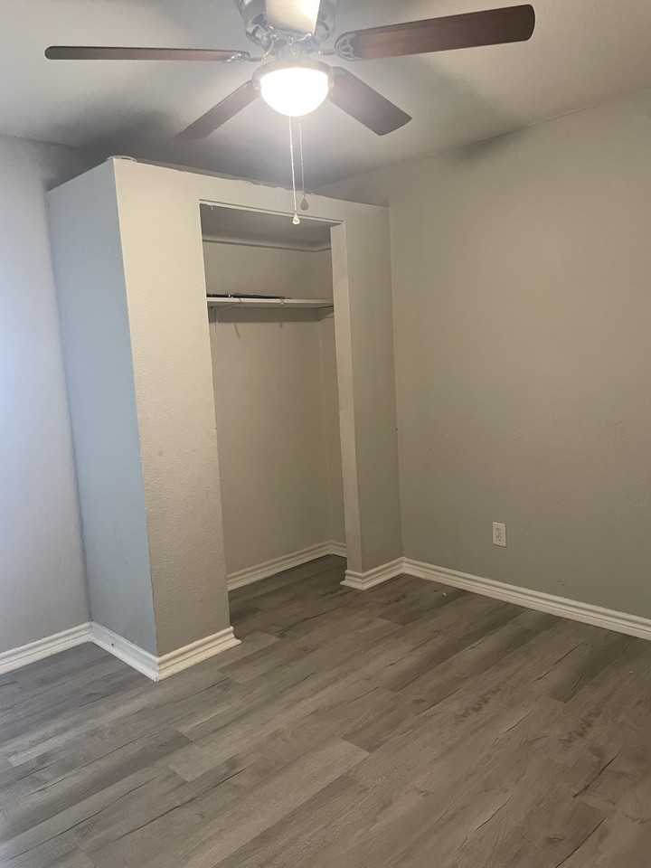 1309 Keats St #2 - Photo 7 of 9