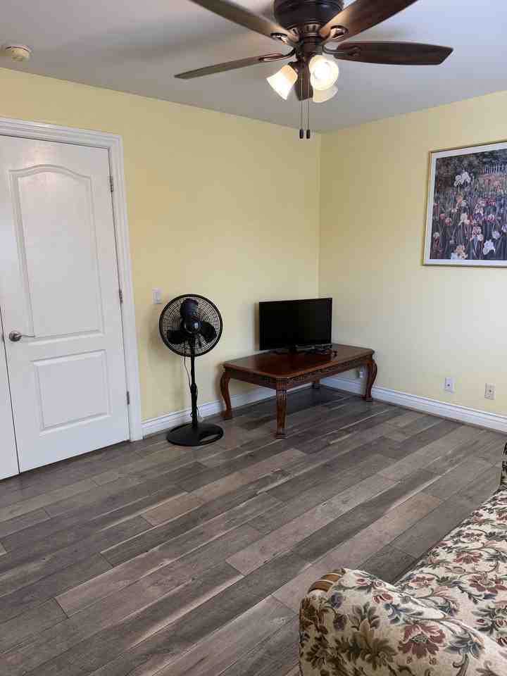 1491 Orange Tree Ln #NA - Photo 5 of 6