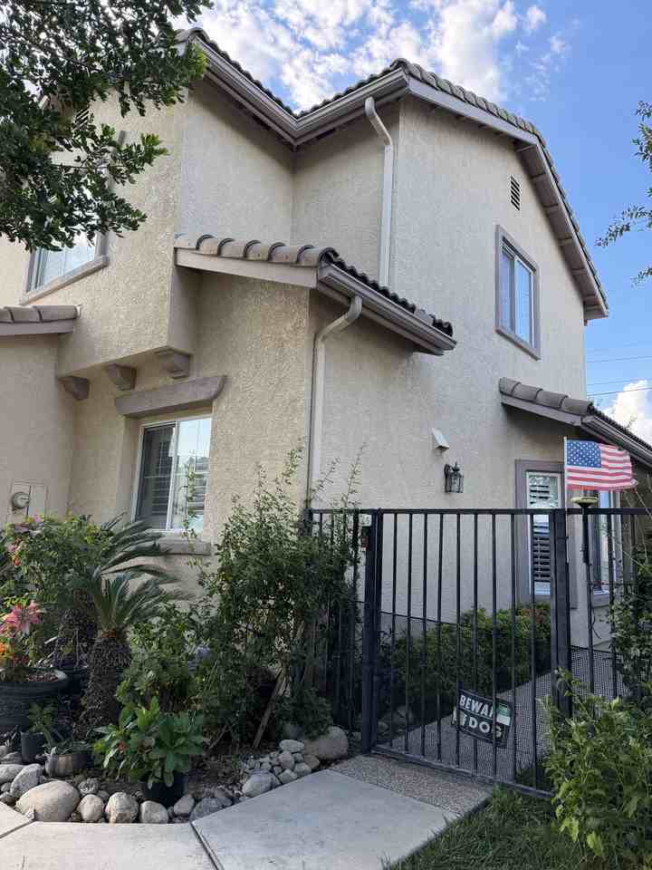1491 Orange Tree Ln #NA - Photo 6 of 6