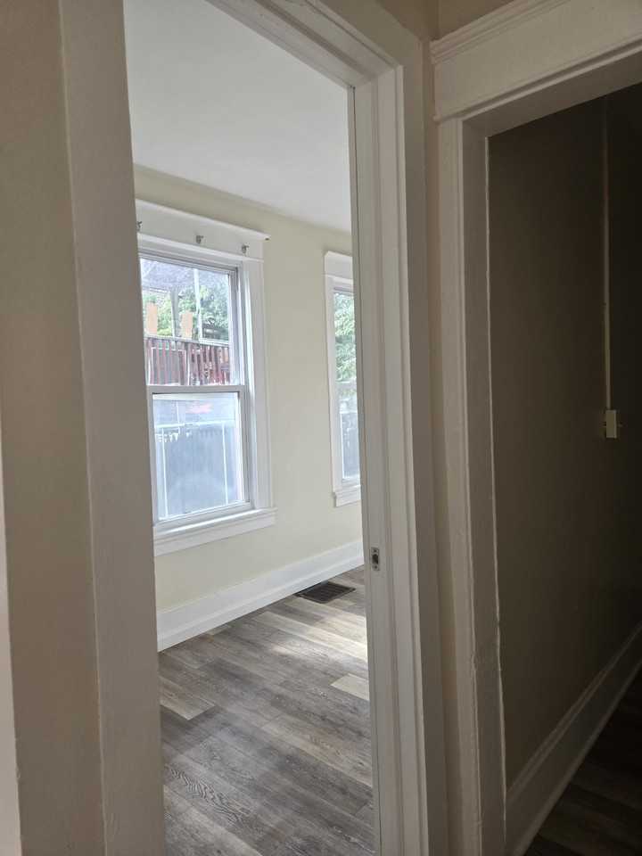 93 Elmendorf St #1 - Photo 7 of 12