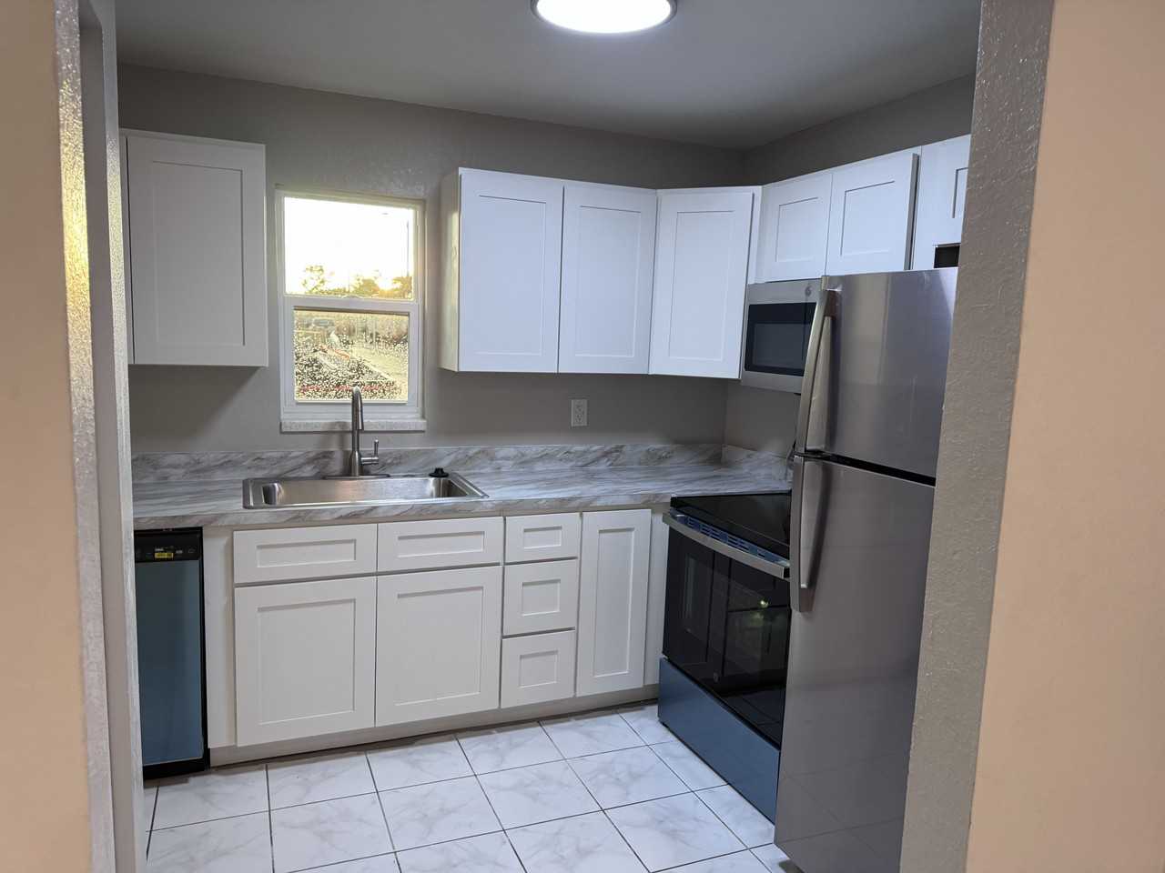 6326 W Providence St #NA - Photo 3 of 20