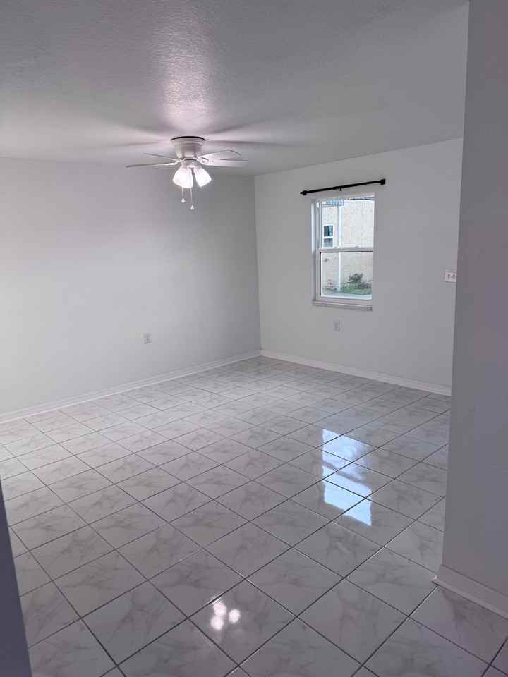 6326 W Providence St #NA - Photo 4 of 20