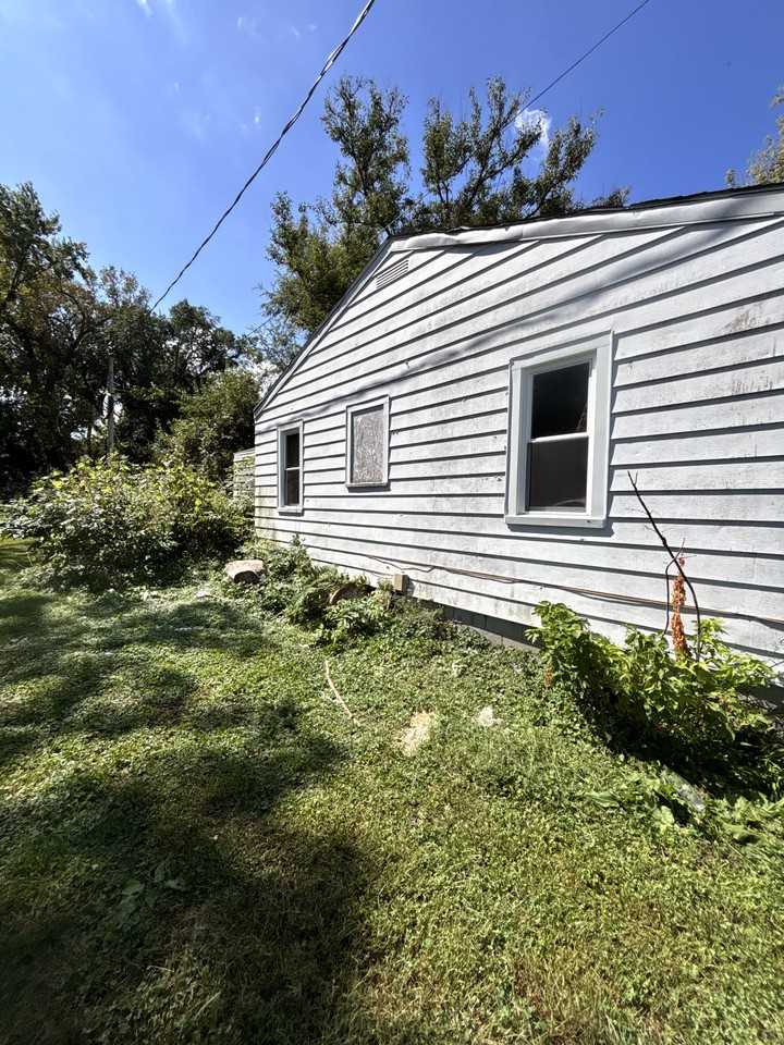1971 E Cantrell St #NA - Photo 2 of 21
