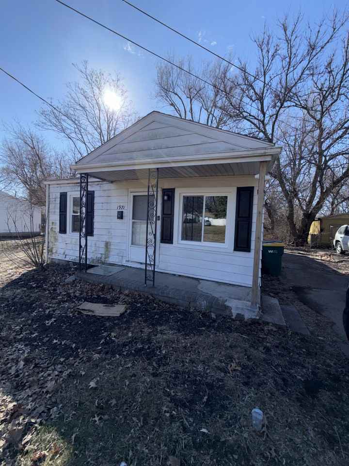 1971 E Cantrell St #NA - Photo 3 of 21