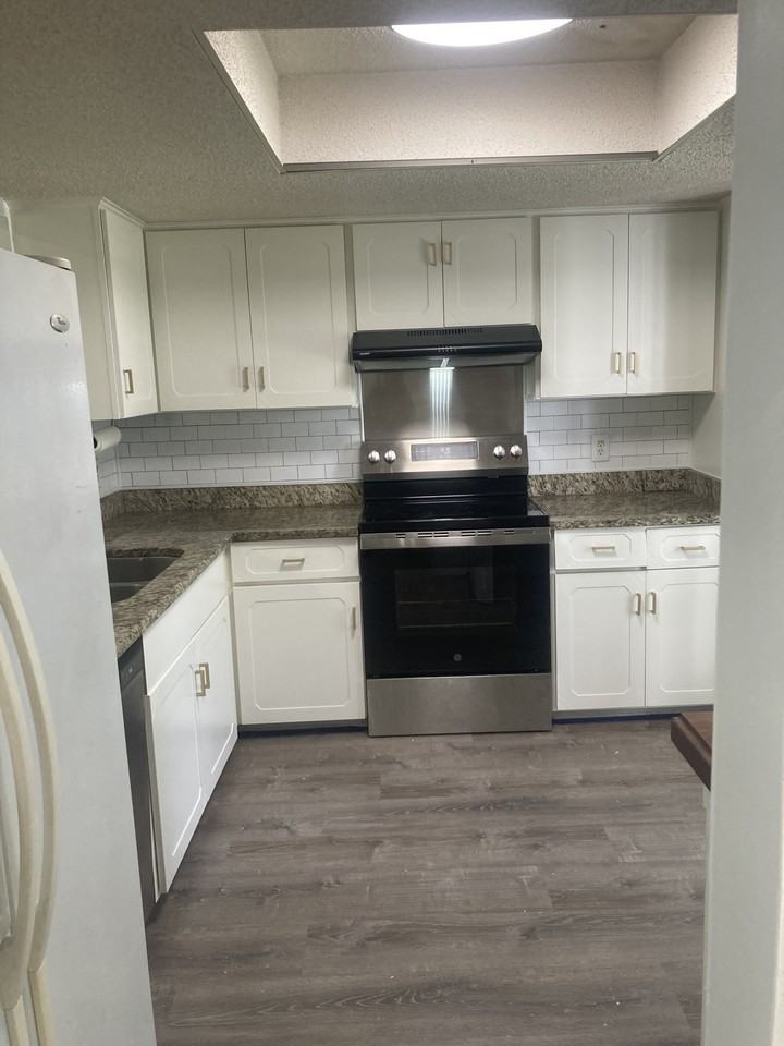 182 Bermuda Ct - Photo 7 of 18
