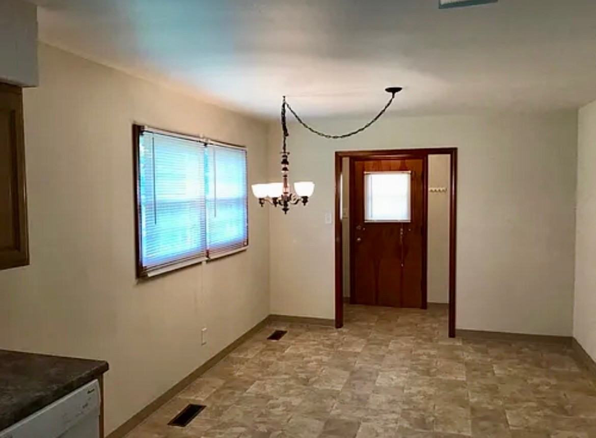 527 Ravenwood Dr #NA - Photo 5 of 10