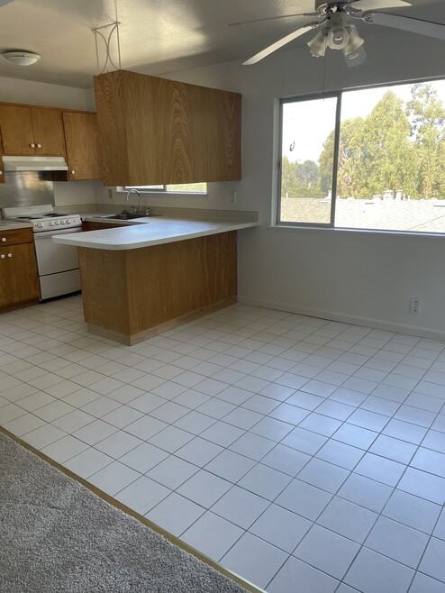 8043 Greenridge Dr #12 - Photo 5 of 9