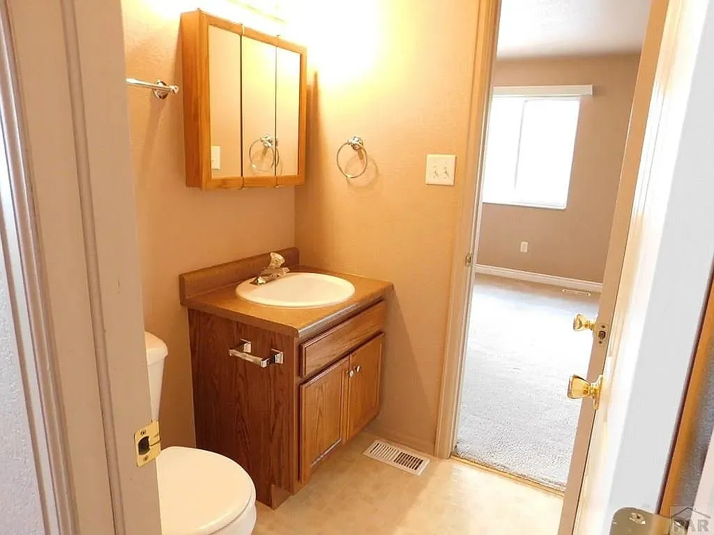 976 S Palomar Dr #NA - Photo 7 of 19