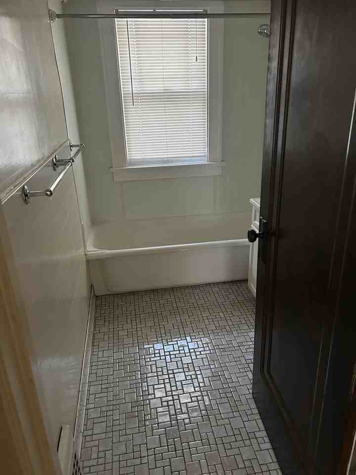 16 Manor Ct #2 - Photo 4 of 8