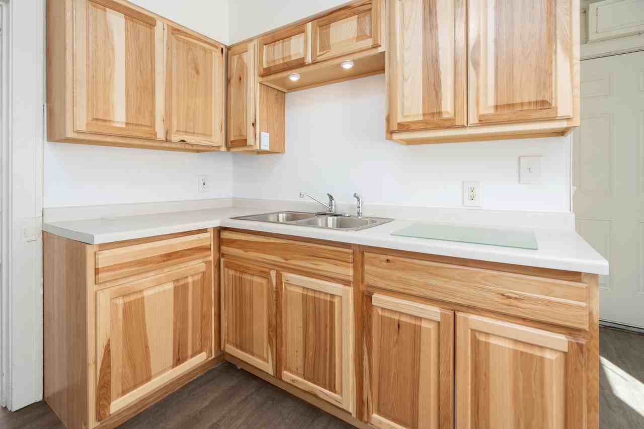 112 16th Ave S #NA - Photo 5 of 17