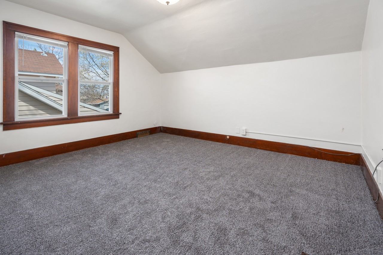 112 16th Ave S #NA - Photo 7 of 17