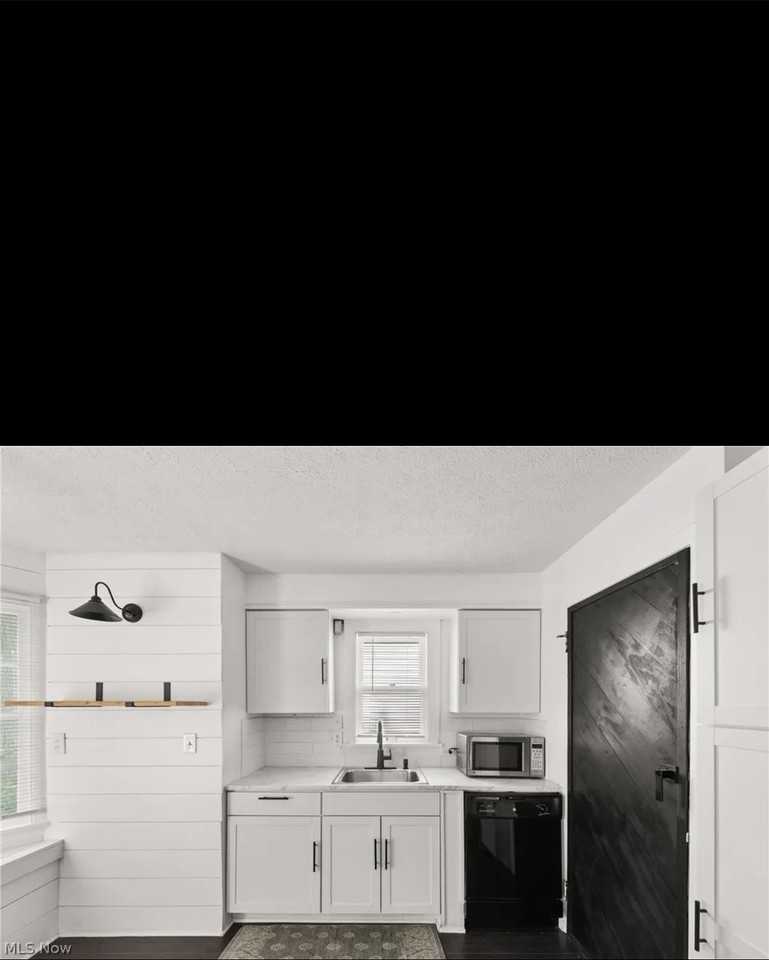 14404 Broxton Ave #NA - Photo 5 of 17