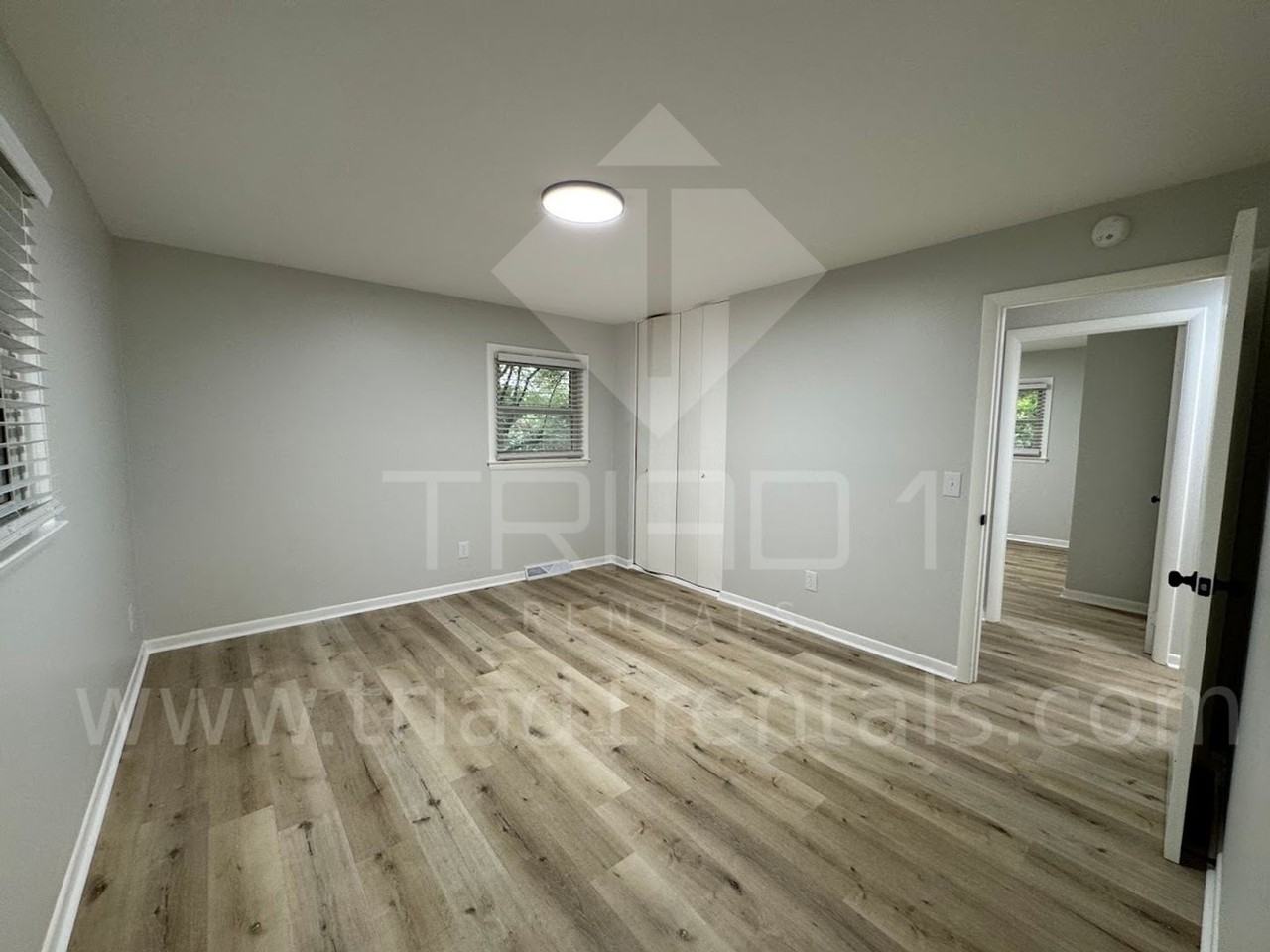 2205 Hathaway - Photo 4 of 50