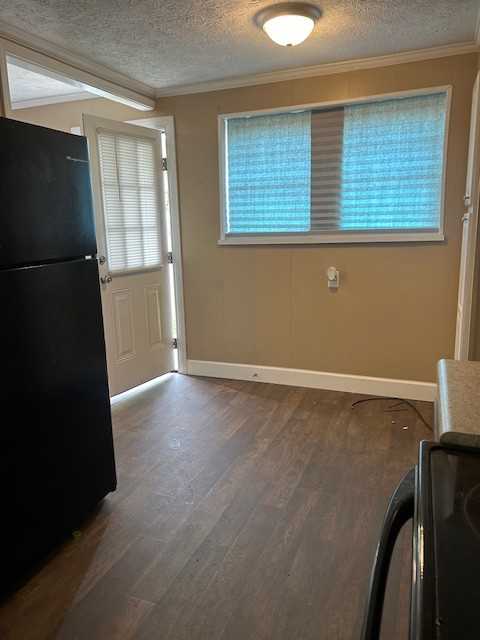 1219 Wayne St - Photo 6 of 12