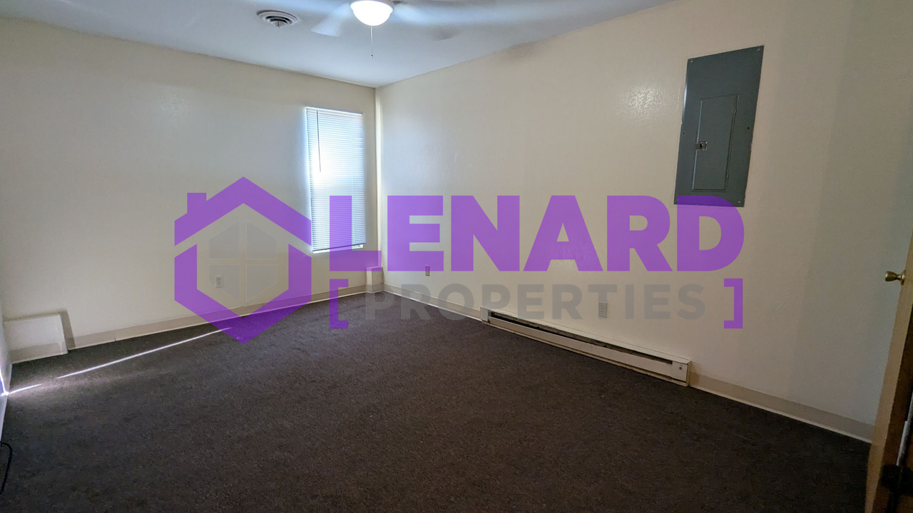 723 E College St - Photo 7 of 13
