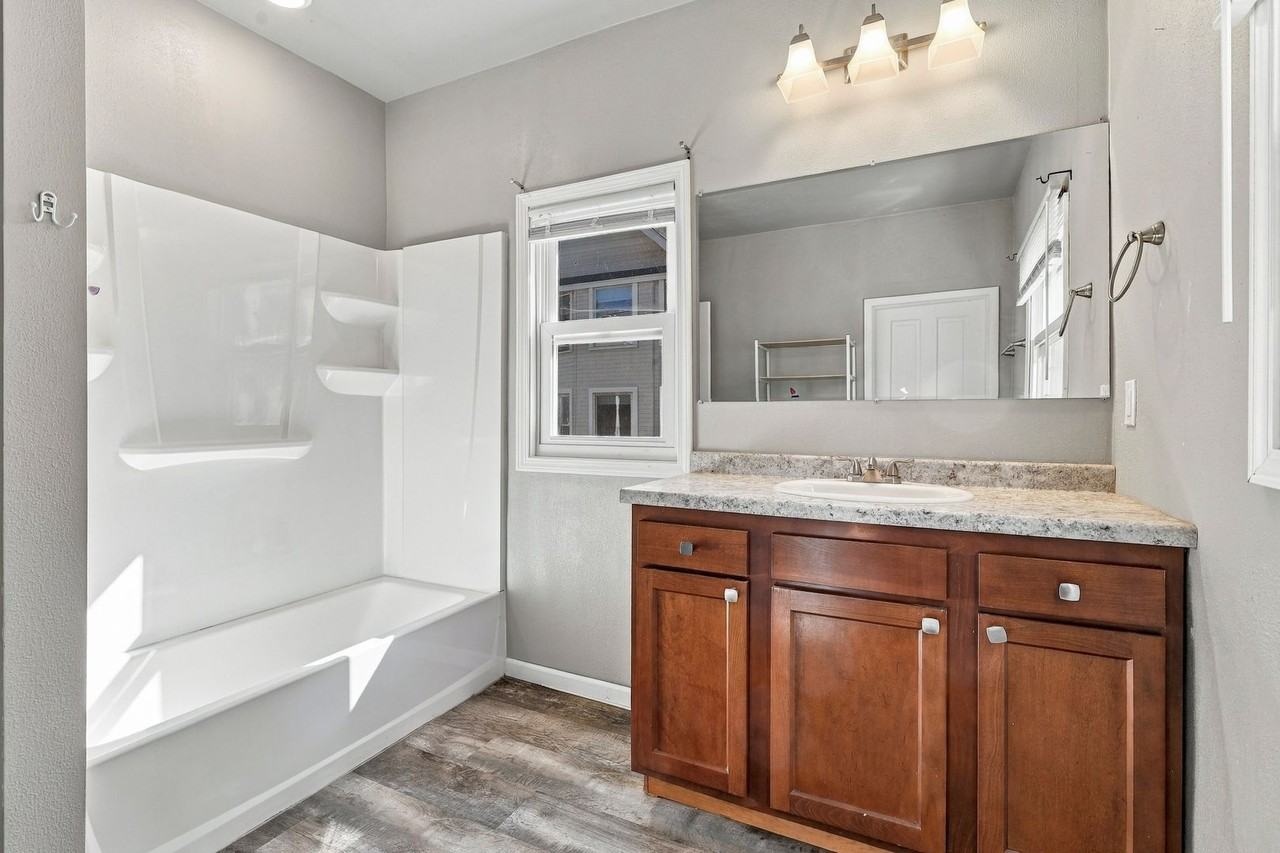 333 Saratoga Ave - Photo 4 of 25