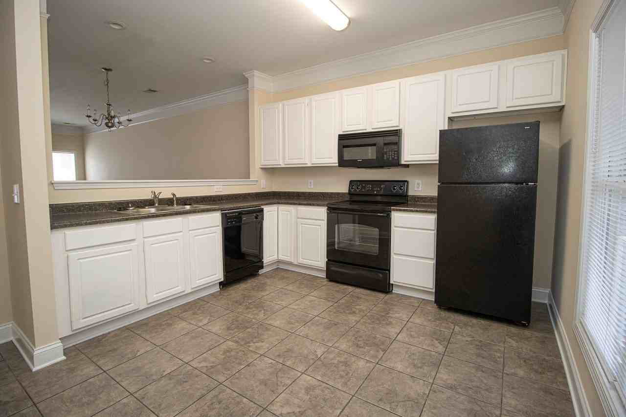 223 Forest Green Dr - Photo 7 of 23