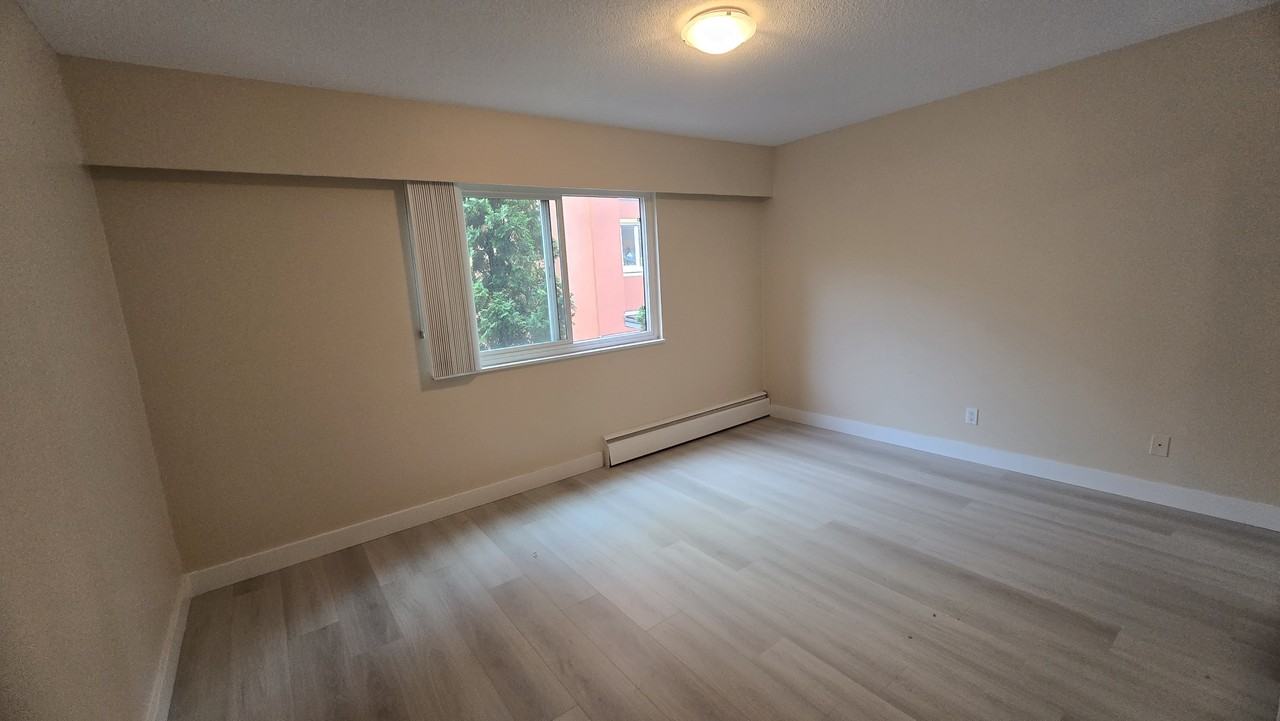 170 5th Street West - Photo 4 of 9
